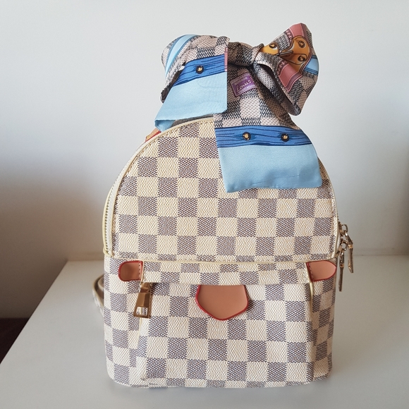 Luxury style Backpack - Picture 7 of 9